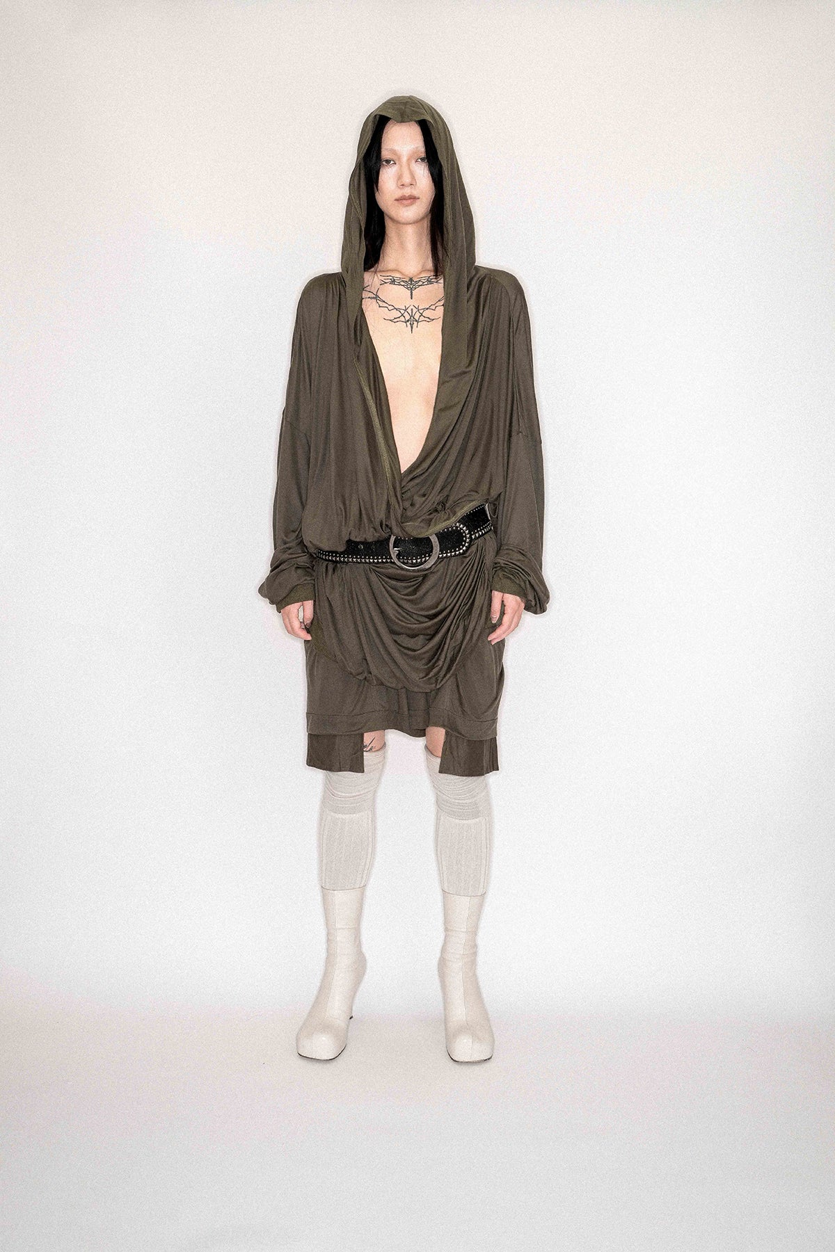 FRONT RUFFLE V-NECK HOODIE